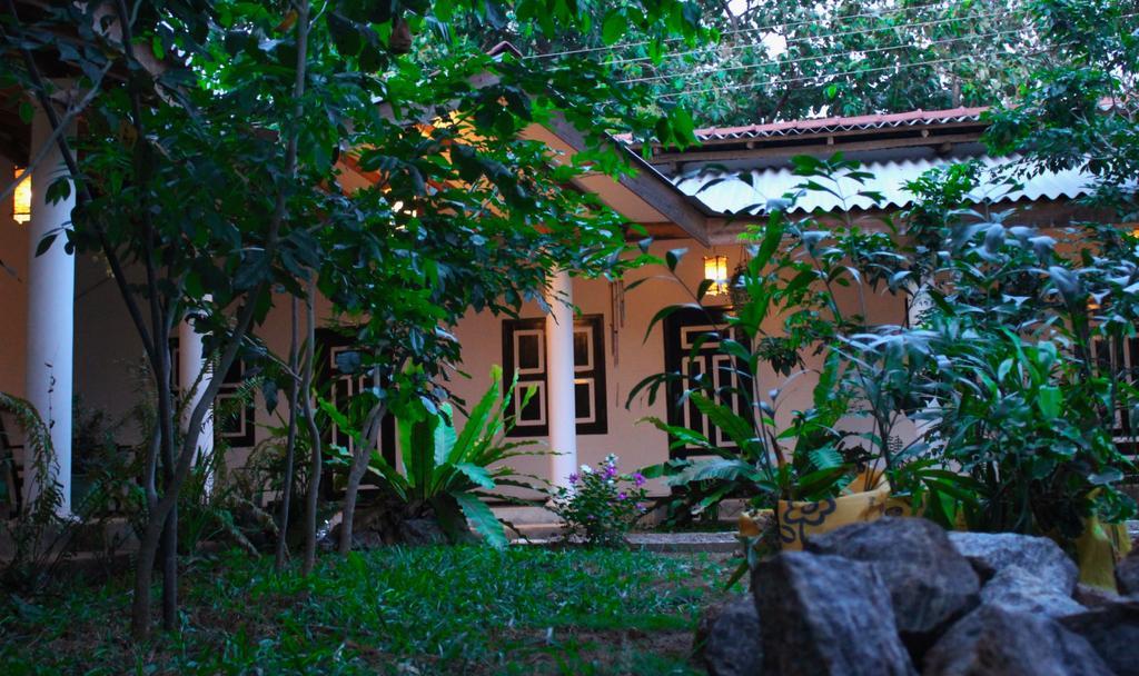 The Courtyard Villa Sigiriya Exteriör bild